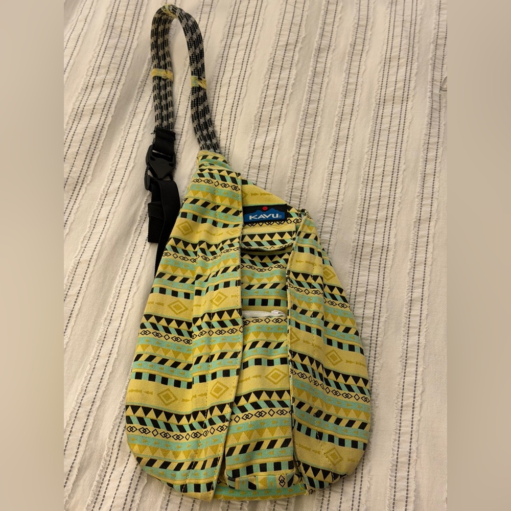 Kavu Geometric Sling Bag in Yellow and Black